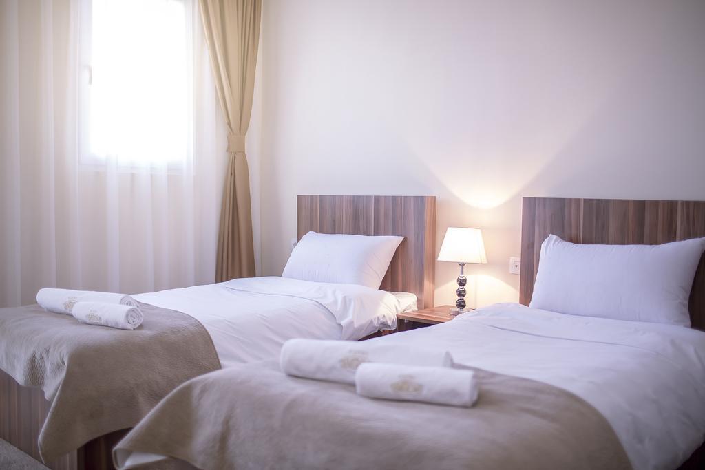 Hotel Semitronix Печ Экстерьер фото